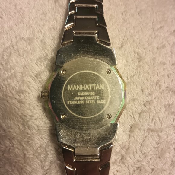 Manhattan Quartz Watch by Croton. - Picture 6 of 6